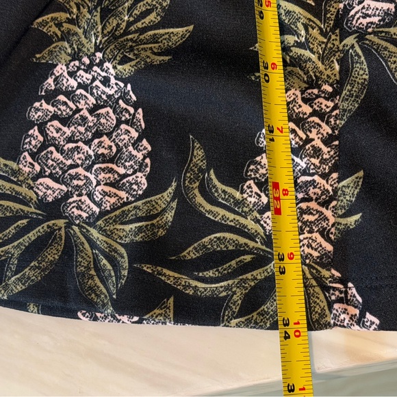 H&M Black Sleeveless Floral Skater Dress V Neck Pinecone Print Women’s L - Picture 7 of 7